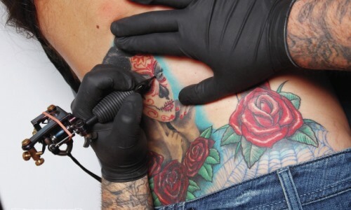 Cómo se hacen los tatuajes
