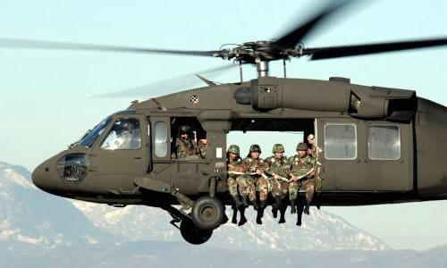 Helicóptero transporte de tropas