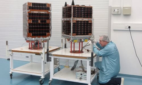 cómo se fabrica un satélite moderno - Fabricación y montaje de un satélite