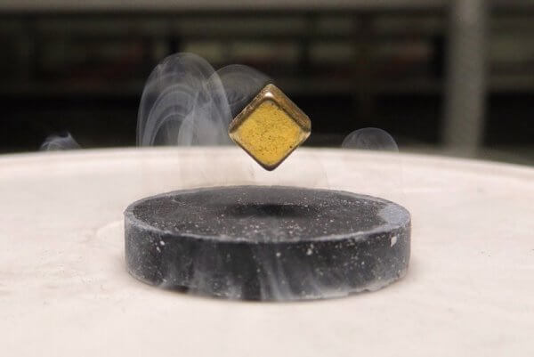 Superconductor monocristalino caracaterísticas